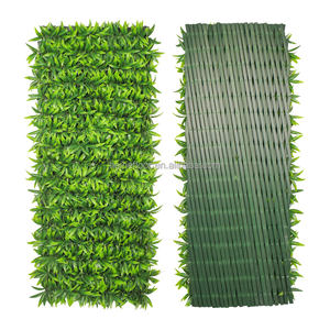Vente en gros Décoration de jardin artificielle extensible en plastique Clôture pour plantes de type herbe avec haie de fausses feuilles Barrière de confidentialité - Product Image 2