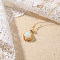 Kalung Liontin Batu Kelahiran Perak 925 dengan Opal Buatan Laboratorium, Berlapis Emas 10K, Motif Bunga