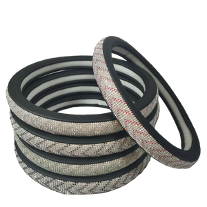 إكسسوارات سيارة بتصميم جديد شامل غطاء فاخر مع إبر لغطاء عالمي لطيف - Product Image 1
