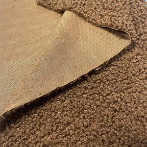 Haute qualité 100% polyester peluche polaire bouclée laine velours chapeau vêtement pyjamas couverture <span class=keywords><strong>housse</strong></span> <span class=keywords><strong>de</strong></span> <span class=keywords><strong>canapé</strong></span> - Product Image 3