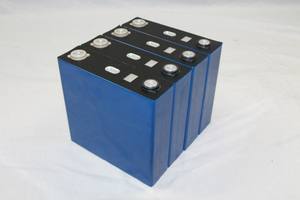 Индивидуальные <span class=keywords><strong>lifepo4</strong></span> батарея 3,2 v 10ah 50ah 100ah 150ah 200ah В Форме Призмы для мобильного - Product Image 4