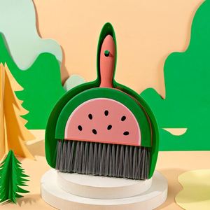 Ensemble balayette et pelle en plastique de haute qualité, imprimé avec un logo personnalisé, pour le nettoyage de la maison et du bureau - Product Image 4