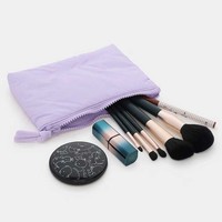 Trousse de maquillage pelucheuse avec logo personnalisé, pochette à fermeture éclair couleur bonbon, sac cosmétique rembourré matelassé et gonflé pour fille voyage beauté