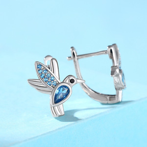 Orecchini a Perno con Zirconi a Forma di Uccello per Donne, Gioielli Eleganti e Delicati per Uso Quotidiano - Product Image 5