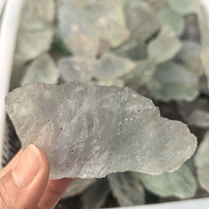 Toptan Doğal Yeşilimsi Şeffaf Kuvars Ham Parçaları Yüksek Sertlikte Silika Hammaddesi Endüstri ve El Sanatları İçin - Product Image 2