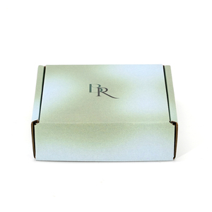 20*18*<span class=keywords><strong>8</strong></span> cm Beyaz Dış Yüzeyli Geri Dönüştürülebilir Katlanabilir Kraft Kağıt Kargo Paketleme Posta Kutuları UV Kaplama ve Vernikleme ile - Product Image 5