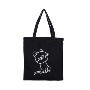 Sac fourre-tout en toile de coton noir à motif de chat de dessin animé, taille standard, écologique, à bas prix, avec logo personnalisé imprimé - Product Image 1