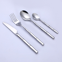 Couteau à steak de luxe en acier Damas, écologique, jetable, design vintage, avec logo personnalisé, pour hôtels et mariages, vaisselle dorée et argentée