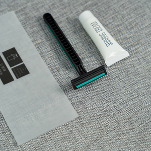 Kit <span class=keywords><strong>da</strong></span> Barba Usa e Getta per Hotel con <span class=keywords><strong>Rasoio</strong></span> <span class=keywords><strong>da</strong></span> <span class=keywords><strong>Uomo</strong></span> e Lama in Acciaio Inossidabile, Manico in Plastica per Viaggi e Vacanze - Product Image 2