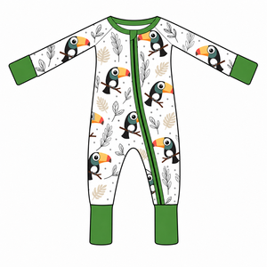 Pijama de bebé con cremallera bidireccional de viscosa de bambú con estampado tropical de tucán, venta al por mayor, personalizado - Product Image 1