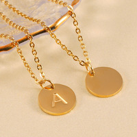 Collier avec lettre Zhongzhe Jewelry pour femmes, plaqué or 18 carats, lettre initiale, cercle de 12 mm, acier inoxydable, anti-ternissement, collier pour fille