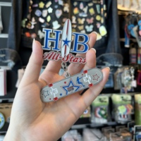 Badges en métal personnalisés épingles en émail en gros épinglettes avec logo personnalisé pour sacs chapeau vêtements