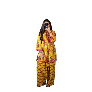 Presentamos el Nuevo Conjunto de Top y Pantalón de Fiesta para Mujer, Diseño Exclusivo, Crepé Natural Puro, Elástico, de Secado Rápido, Antiarrugas y Reversible - Product Image 1
