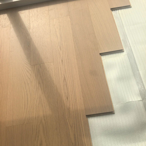 Parquet en bois d'ingénierie en chêne blanc certifié ISO9001, grade AB, durable, à clipser, brossé, multicouche 15 mm pour chambre à coucher - Product Image 1