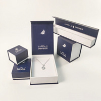 Boîtes de montre à bijoux magnétiques pliantes en matériaux recyclés Logo personnalisé Carton rigide Forme carrée Gaufrage Cadeau d'estampage