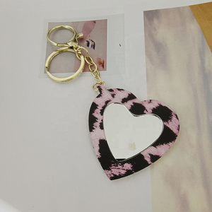 Miroir de maquillage compact rond en cuir PU imprimé UV motif léopard et fleurs, porte-clés, breloque de sac, 2026 - Product Image 4