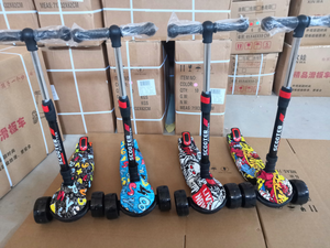 Vente en gros de jouets pour enfants, Scooter à pied 3 roues en Pu, trottinette à pied à vendre - Product Image 2