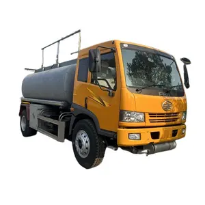 Sinotruk Howo Fuel Oil Delivery tank Truck 4x2 8000 Liters Fuel Tanker Oil Refuel Truck