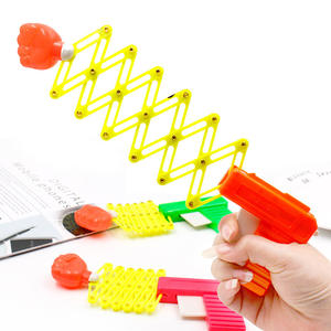 QF nouveauté drôle magique élastique rétractable poing pistolet jouet en plastique pour les 8-13 ans jeu pour enfants - Product Image 5