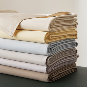 Drap <span class=keywords><strong>de</strong></span> lit simple en coton à fibres longues 300 fils/cm² |   Hôtel <span class=keywords><strong>de</strong></span> luxe <span class=keywords><strong>de</strong></span> niveau Aman, utilisation en toute simplicité, soyeux et doux pour la peau, idéal pour dormir nu. - Product Image 6