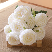 Großhandel 10 Köpfe Rot-Weiße Seiden-Satin Künstliche Rosen-Sträuße Natürlich Anmutende Blumen für Hochzeit Valentinstag Abschlussfeier Ostern
