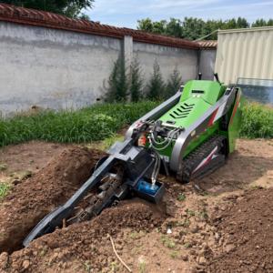 Envío Gratis: Minicargadora EPA con Tracción Delantera 4x4 para Construcción y Uso Agrícola en Oferta - Product Image 1