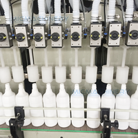 Machine de remplissage de liquides anti-corrosion à 12 têtes avec contrôle PLC et écran tactile pour l'embouteillage de produits blanchissants