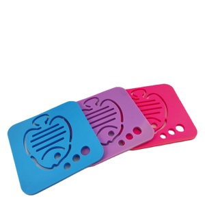 Conception de poisson en PVC personnalisé respectueux de l'environnement coussin d'isolation thermique protéger la table tapis de tasse réutilisable QiXiang - Product Image 3