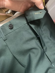 <span class=keywords><strong>Pantalon</strong></span> extensible vert personnalisé pour hommes uniforme d'<span class=keywords><strong>agent</strong></span> de sécurité à garniture jaune coupe ajustée - Product Image 3