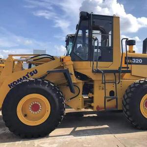 Chargeuse sur pneus Komatsu WA320-3 d'occasion, modèle 2020, capacité 3200 kg, d'origine japonaise, bon état, avec boîte de vitesses, pompe, roulement et moteur, à vendre - Product Image 1
