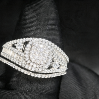 Perhiasan Mewah Perak S925 GRA D Color Moissanite Set Cincin Tumpuk untuk Pernikahan dan Pertunangan untuk Wanita Set Perhiasan Pengantin