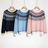 Pull-over en maille jacquard à motif géométrique losanges pour femme, col rond, bleu marine, motif blanc, épaules tombantes, bordure côtelée, coupe ample