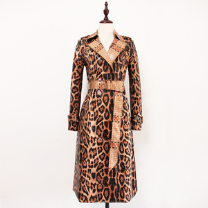 OEM/ODM 2023 Otoño e Invierno estampado largo gabardina <span class=keywords><strong>cortavientos</strong></span> manga larga cuero Top abrigo chaqueta <span class=keywords><strong>mujer</strong></span> abrigo vestidos - Product Image 2