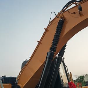 Excavadora de cadenas Sany SY215C usada de 21 toneladas, modelo 2022, con motor y transmisión en excelentes condiciones, en venta. - Product Image 4