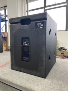 Système audio portable actif Boutum Audio Professional avec enceinte colonne de 6,5 pouces + caisson de basses de 18 pouces Q608 + enceinte colonne Q450d - Product Image 4