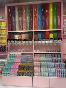 Pared <span class=keywords><strong>de</strong></span> <span class=keywords><strong>Arco</strong></span>íris para Tienda <span class=keywords><strong>de</strong></span> Dulces con Tubos Acrílicos <span class=keywords><strong>de</strong></span> Tamaño Personalizado |   Tubos Acrílicos Semicirculares con Dispensadores <span class=keywords><strong>de</strong></span> <span class=keywords><strong>Gravedad</strong></span> - Product Image 5