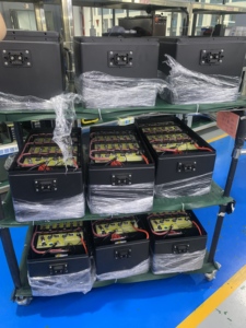 แบตเตอรี่หุ่นยนต์แบบกำหนดเอง 36V 48V 60V 72V 80V 60Ah 80Ah 100Ah 150Ah ลิเธียมไอออน Lifepo4 NMC สำหรับหุ่นยนต์ AGV UGV AMR AWP - Product Image 6