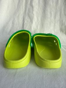 Pantuflas Verdes de PVC con Diseño Transpirable para Uso Casual de Verano - Product Image 2
