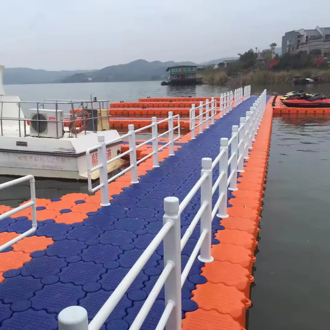 HDPE blok modüler küpler jetski tekne dock deniz plastik yüzer iskele sürücü dock tekne asansör yüzen geçit köprü