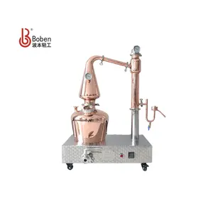 Esperimento di distillazione di distillazione di rame rosso ancora esperimento di distilleria artigianale whisky gin brandy