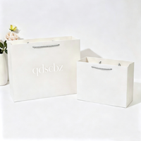 Boîte rigide personnalisée haut de gamme, écologique, recyclable, en papier artistique, imperméable, avec poignée, pour emballage cadeau