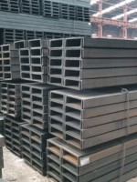 Poutres en I en acier laminé à chaud conformes à la norme ASTM avec services de découpe, pliage et soudage pour la construction