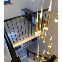 Poteau d'escalier d'art en fer forgé haut de gamme personnalisé Simple moderne minimaliste design exquis caractéristique durable pour les villas