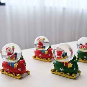 Globe à Neige Miniature de Noël en Gros avec Père Noël et Traîneau, Boule d'Eau en Résine, Décoration de Table de Noël, Cadeau de Vacances pour Enfants, Souvenir - Product Image 2