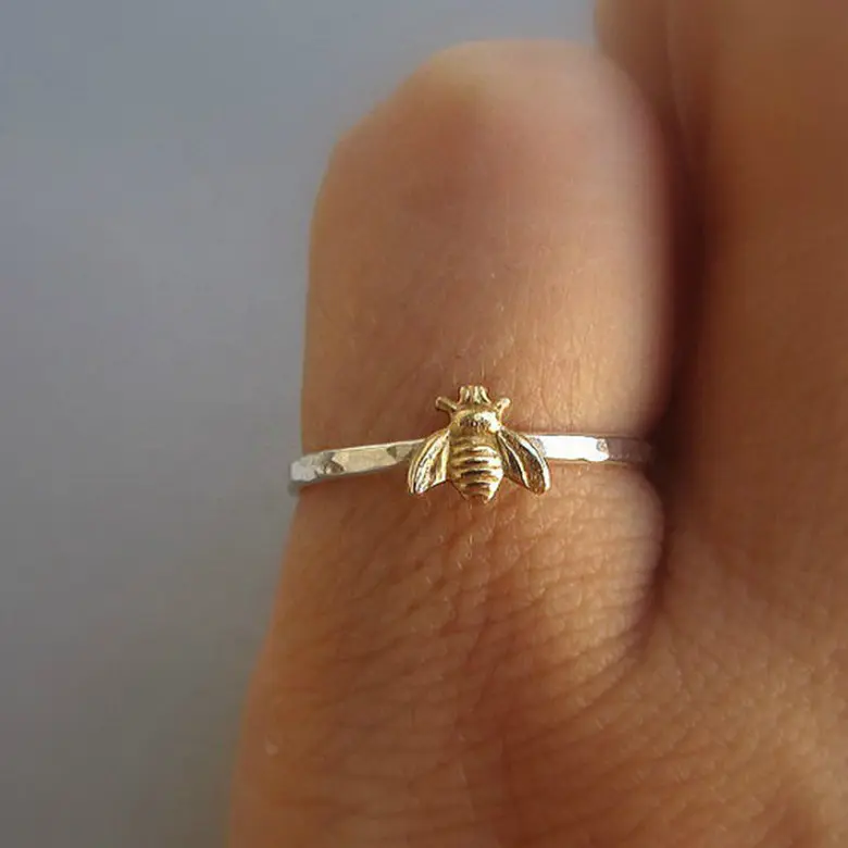 2022 New Hot Sale Fashion Exquisite Engagement Ring Personality Shine Simple Bee Ring for Women