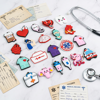 Porte-clés Kawaii Médical 2D en PVC – Vente en Gros, Accessoires Mignons pour Médecins et Infirmières, Anneau Porte-clés Personnalisable avec Logo, Cadeau Promotionnel en Caoutchouc