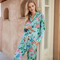 Piyama Satin Lembut Ringan untuk Wanita, Pakaian Tidur Grosir Mewah Kerah Turun, Set Loungewear Wanita untuk Semua Musim