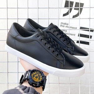 Venta al por mayor nueva primavera otoño hombres y mujeres pareja pequeños zapatos blancos PU cuero hombres zapatillas planas - Product Image 5