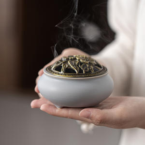 Brûleur d'encens vintage en céramique à trois pieds, petit brûleur d'encens en spirale, porte-moustiquaire, emballage en boîte en papier Dehua - Product Image 4