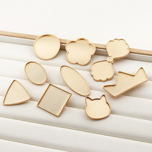 ยางมัดผมทรงสามเหลี่ยมรูป<span class=keywords><strong>แมว</strong></span>ทรงกลมทำจากโลหะสีทองพร้อมฝาปิดเพลงจินเพื่อมัดผมอุปกรณ์เสริมสำหรับมัดผมแบบทำมือ - Product Image 4